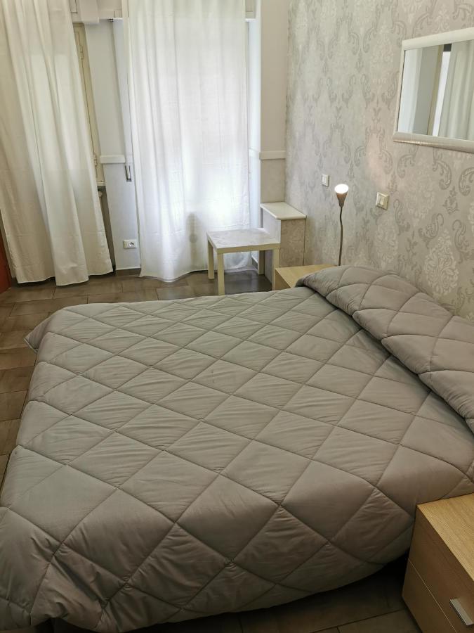 Bed & Breakfast Piramide Rome